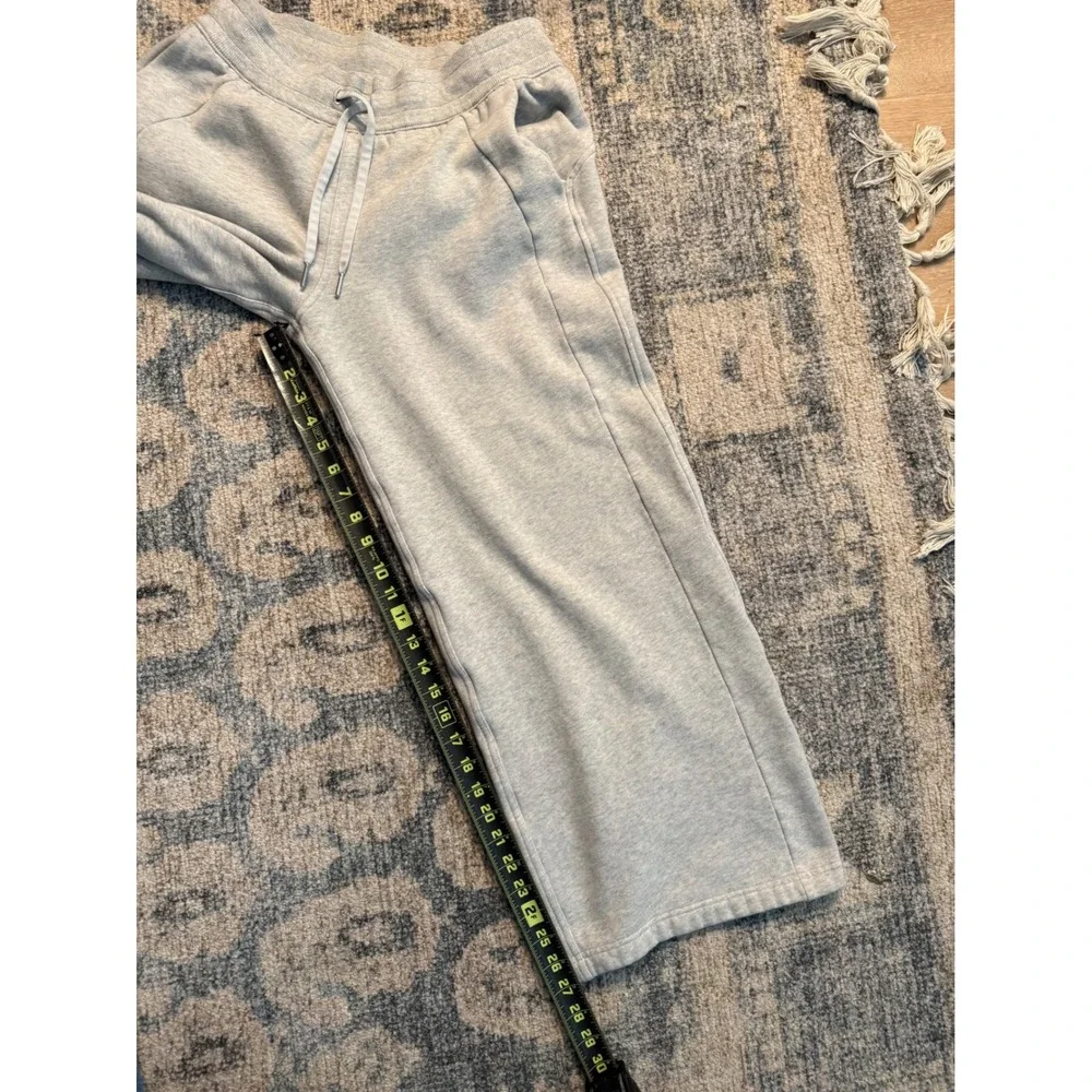 Lululemon Scuba Mid-Rise Wide-Leg‎ *Short Excellent Condition
